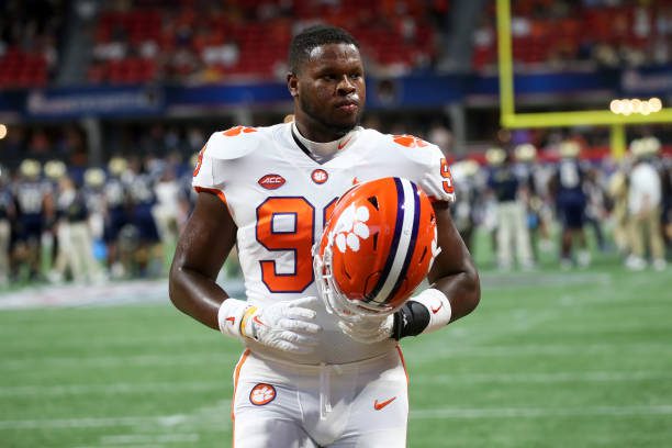 ATLANTA, GA - SEPTEMBER 05: Clemson Tigers defensive end Myles Murphy (98) warms up for the game between the Clemson Tigers and the Georgia Tech Yellow Jackets on September 5, 2022 at Mercedes-Benz Stadium in Atlanta, Georgia. (Photo by Michael Wade/Icon Sportswire via Getty Images)