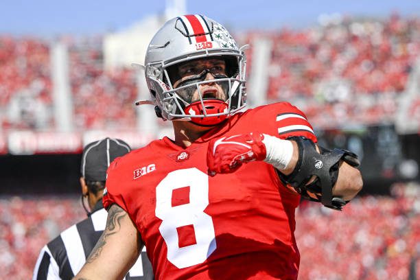 COLUMBUS, OHIO - OCTOBER 22: Tight end Cade Stover #8 of the Ohio State Buckeyes celebrates a first quarter catch against the 
Iowa Hawkeyes at Ohio Stadium on October 22, 2022 in Columbus, Ohio. (Photo by Gaelen Morse/Getty Images)