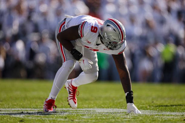 STATE COLLEGE, PA - OCTOBER 29: Zach Harrison #9 of the Ohio State Buckeyes lines up against the Penn State Nittany Lions during the first half at Beaver Stadium on October 29, 2022 in State College, Pennsylvania. (Photo by Scott Taetsch/Getty Images)