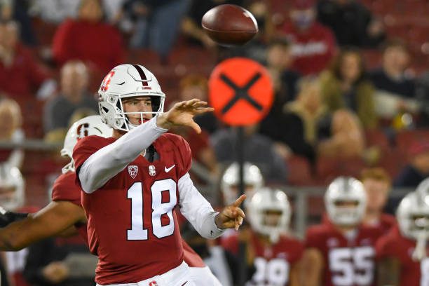PALO ALTO, CA - NOVEMBER 27: Stanford Cardinal quarterback Tanner McKee (18) releases a pass during the game between Notre Dame and Stanford Cardinals on Saturday, November 27, 2021 at Stanford Stadium in Palo Alto, California. (Photo by Douglas Stringer/IconSportswire)