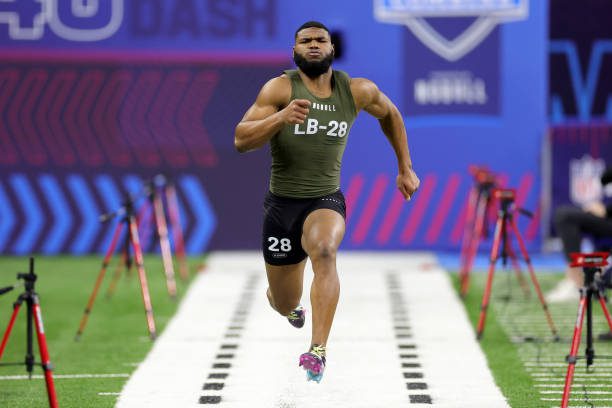 INDIANAPOLIS, INDIANA - MARCH 02: Linebacker Trenton Simpson of Clemson participates in the 40-yard dash during the NFL Combine at Lucas Oil Stadium on March 02, 2023 in Indianapolis, Indiana. (Photo by Stacy Revere/Getty Images)