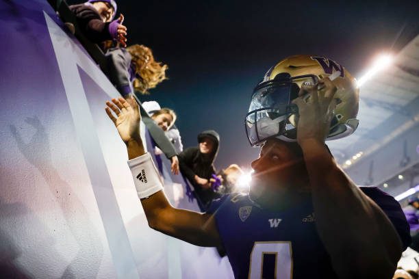 Washington QB Michael Penix Jr. to return for 2023 season - ESPN