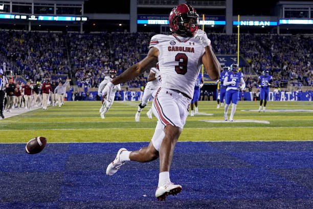 LEXINGTON, KENTUCKY - OCTOBER 08: Antwane Wells Jr. #3 of the South Carolina Gamecocks scores a touchdown in the third quarter against the Kentucky Wildcats at Kroger Field on October 08, 2022 in Lexington, Kentucky. (Photo by Dylan Buell/Getty Images)