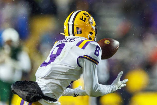 BATON ROUGE, LA - NOVEMBER 19: LSU Tigers wide receiver Malik Nabers (8) catches a pass during a game between the LSU Tigers and the UAB Blazers on November 19, 2022, at Tiger Stadium in Baton Rouge, Louisiana. (Photo by John Korduner/Icon Sportswire via Getty Images)