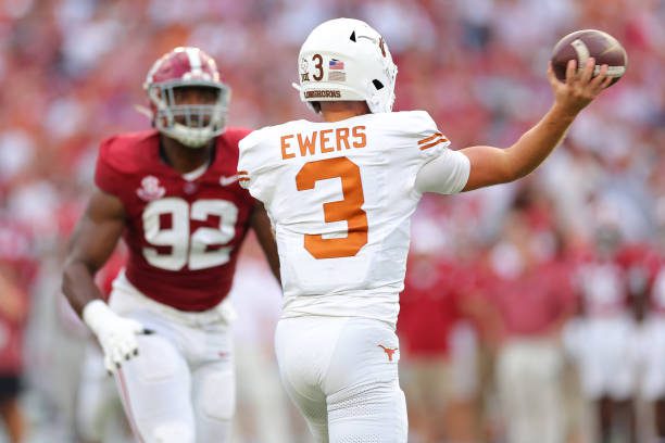 TUSCALOOSA, ALABAMA - SEPTEMBER 09: Quinn Ewers #3 of the Texas Longhorns throws the ball during the first quarter against the Alabama Crimson Tide at Bryant-Denny Stadium on September 09, 2023 in Tuscaloosa, Alabama. (Photo by Kevin C. Cox/Getty Images)