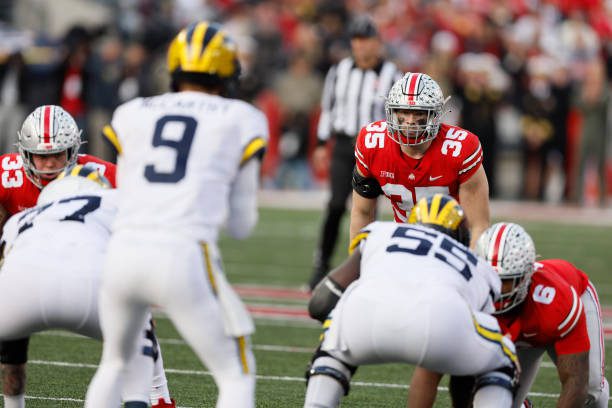 College Football: Ohio State Tommy Eichenberg (35) in action, waits for the play vs Michigan at Ohio Stadium. 
Columbus, OH 11/26/2022
CREDIT: David E. Klutho (Photo by David E. Klutho/Sports Illustrated via Getty Images) 
(Set Number: X164248 TK1)