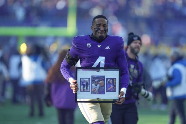 SEATTLE, WA - NOVEMBER 25: Washington Huskies defensive end Zion Tupuola-Fetui (4) reacts during his senior night presentation before a PAC12 game between the Washington Huskies and the Washington State Cougars on November 25, 2023 at Husky Stadium in Seattle, WA. (Photo by Jeff Halstead/Icon Sportswire via Getty Images)