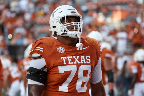 AUSTIN, TX - SEPTEMBER 21: Texas Longhorns offensive lineman Kelvin Banks Jr. (78) looks up at the big screen during warmups before the college football game between Texas Longhorns and University of Louisiana Monroe Warhawks on September 21, 2024, at Darrell K Royal - Texas Memorial Stadium in Austin, TX.  (Photo by David Buono/Icon Sportswire via Getty Images)