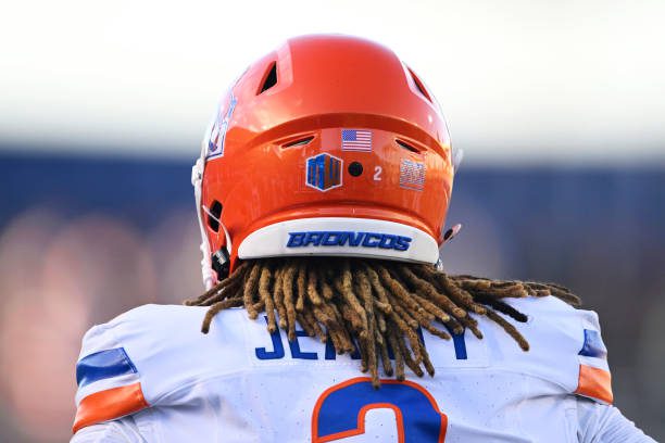 SAN JOSE, CALIFORNIA - NOVEMBER 16: Ashton Jeanty #2 of the Boise State Broncos warms up before their game against the San Jose State Spartans at CEFCU Stadium on November 16, 2024 in San Jose, California.  (Photo by Eakin Howard/Getty Images)