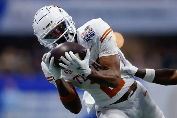 ATLANTA, GEORGIA - JANUARY 1: Matthew Golden #2 of the Texas Longhorns makes a reception during the fourth quarter of the Chick-fil-A Peach Bowl at Mercedes-Benz Stadium on January 1, 2025 in Atlanta, Georgia. (Photo by Todd Kirkland/Getty Images)