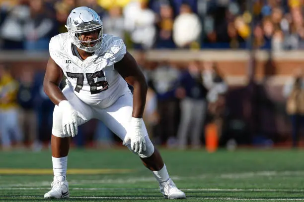 ANN ARBOR, MICHIGAN - NOVEMBER 2: Josh Conerly Jr. #76 of the Oregon Ducks lines up on the line of scrimmage during the first half of a game against the Michigan Wolverines at Michigan Stadium on November 2, 2024 in Ann Arbor, Michigan. (Photo by Brandon Sloter/Image Of Sport/Getty Images)