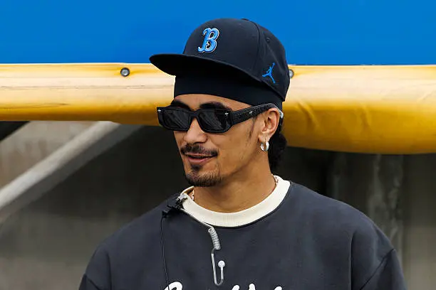 gettyimages-2212718378-612x612 PASADENA, CALIFORNIA - MAY 03: Nico Iamaleava on the sidelines during the UCLA Football Spring Showcase at Rose Bowl Stadium on May 3, 2025 in Pasadena, California. (Photo by Ric Tapia/Getty Images)