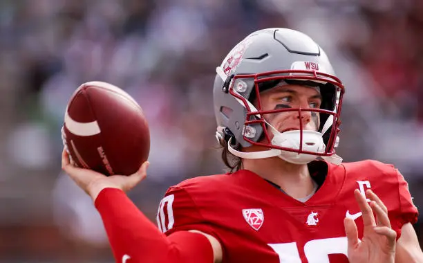 gettyimages-2178645157-612x612 PULLMAN, WA - OCTOBER 19: Washington State Cougars quarterback John Mateer (10) throws the ball on the sideline during a timeout during the game between the Hawaii Warriors and the Washington State Cougars on October 19, 2024, at Martin Stadium in Pullman, WA. (Photo by Oliver McKenna/Icon Sportswire via Getty Images)