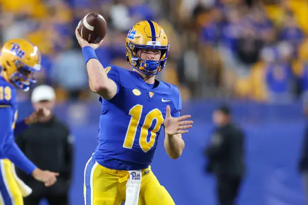 gettyimages-2183238463-612x612 PITTSBURGH, PA - NOVEMBER 09: Pittsburgh Panthers quarterback Eli Holstein (10) on the field prior to the college football game between the Virginia Cavaliers and Pittsburgh Panthers on November 9, 2024, at Acrisure Stadium in Pittsburgh, PA. (Photo by Frank Jansky/Icon Sportswire via Getty Images)