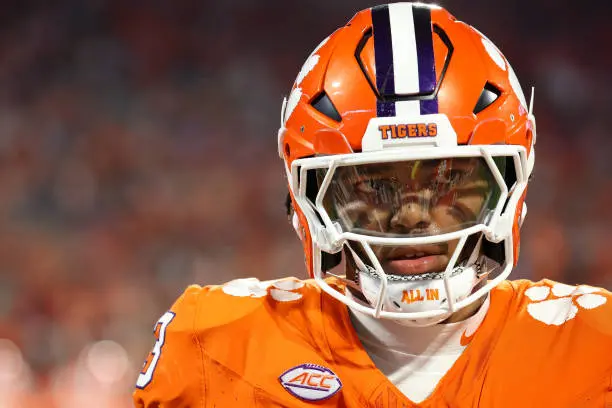 gettyimages-2182742873-612x612 CLEMSON, SOUTH CAROLINA - NOVEMBER 2: T.J. Parker #3 of the Clemson Tigers looks on before taking on the Louisville Cardinals at Memorial Stadium on November 2, 2024 in Clemson, South Carolina. (Photo by Isaiah Vazquez/Getty Images)