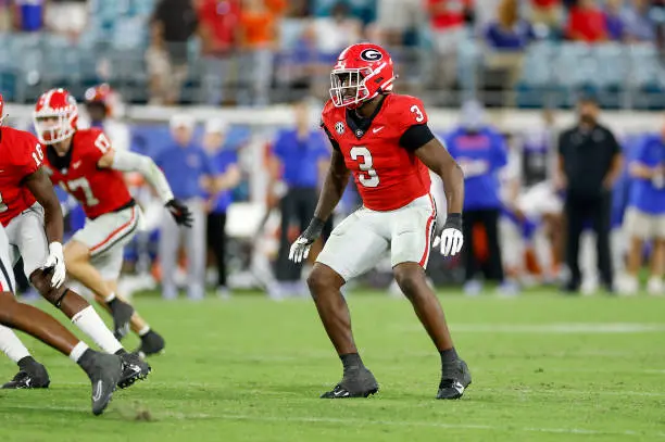 JACKSONVILLE, FL - NOVEMBER 02: Georgia Bulldogs linebacker CJ Allen (3) lines up for a play during the game between the Georgia Bulldogs and the Florida Gators on November 2, 2024 at EverBank Stadium in Jacksonville, Fl. (Photo by David Rosenblum/Icon Sportswire via Getty Images)