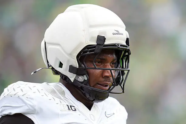 gettyimages-2212173282-612x612 EUGENE, OREGON - APRIL 26: Isaiah World #76 of the Oregon Ducks looks on during the Oregon spring game at Autzen Stadium on April 26, 2025 in Eugene, Oregon. (Photo by Soobum Im/Getty Images)
