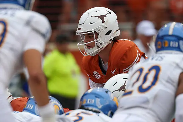 gettyimages-2233747271-612x612 AUSTIN, TX - SEPTEMBER 06: Quarterback Arch Manning #16 of the Texas Longhorns under center before a snap during the college football game between Texas Longhorns and San Jose State Spartans on September 6, 2025, at Darrell K Royal - Texas Memorial Stadium in Austin, TX. (Photo by David Buono/Icon Sportswire via Getty Images)