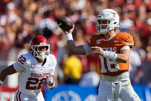 gettyimages-2240064090-612x612 DALLAS, TX - OCTOBER 11: quarterback Arch Manning (16) of the Texas Longhorns passes during the first half against the Oklahoma Sooners on October, 11th, 2025 in Dallas Texas. (Photo by William Purnell/Icon Sportswire via Getty Images)