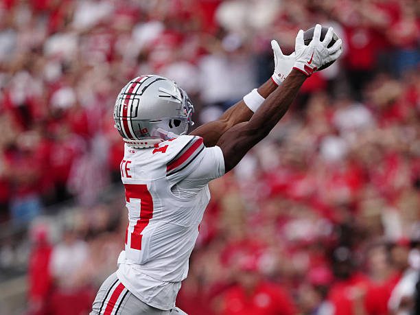 On October 18, 2025, in Madison, Wisconsin, USA, Ohio State Buckeyes wide receiver Carnell Tate (17) makes a catch in the second half against the Wisconsin Badgers at Camp Randall Stadium. (Photo by Ross Harried/NurPhoto via Getty Images)