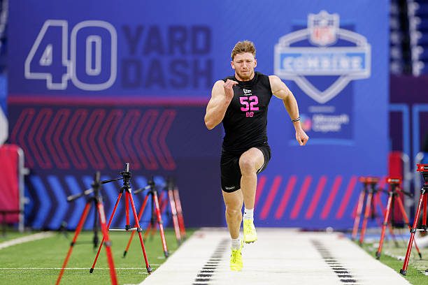 INDIANAPOLIS, INDIANA - FEBRUARY 24: Dillon Thieneman #DB52 of Oregon participates in the 40-yard dash during the 2026 NFL Scouting Combine at Lucas Oil Stadium on February 27, 2026 in Indianapolis, Indiana. (Photo by Lauren Leigh Bacho/Getty Images)