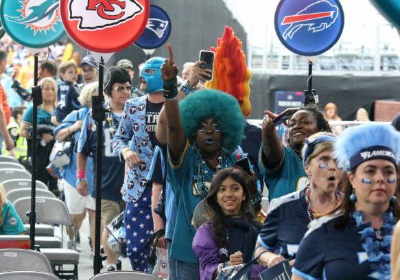 NASHVILLE, TN - APRIL 25:   Fans enter the Inner Circle before the first round of the 2019 NFL Draft on April 25, 2019, at the Draft Main Stage on Lower Broadway in downtown Nashville, TN.  (Photo by Michael Wade/Icon Sportswire via Getty Images)