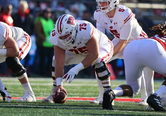 PISCATAWAY, NJ - NOVEMBER 06:  Wisconsin Badgers offensive lineman Joe Tippmann (75) during the college football game between the Rutgers Scarlet Knights and the Wisconsin Badgers on November 6, 2021 at SHI Stadium in Piscataway, NJ.  (Photo by Rich Graessle/Icon Sportswire via Getty Images)