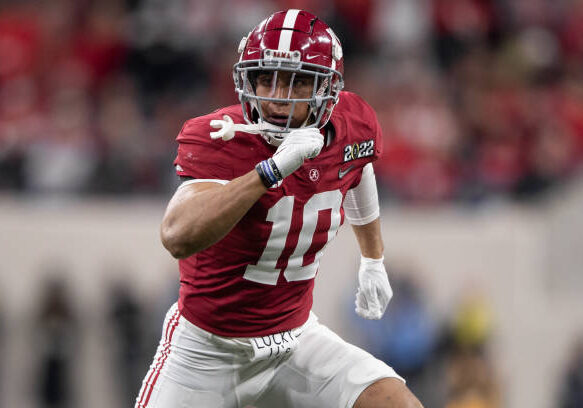 INDIANAPOLIS, IN - JANUARY 10: Alabama Crimson Tide LB Henry To'oTo'o (10) runs across the field during the Alabama Crimson Tide versus the Georgia Bulldogs in the College Football Playoff National Championship, on January 10, 2022, at Lucas Oil Stadium in Indianapolis, IN. (Photo by Zach Bolinger/Icon Sportswire via Getty Images)