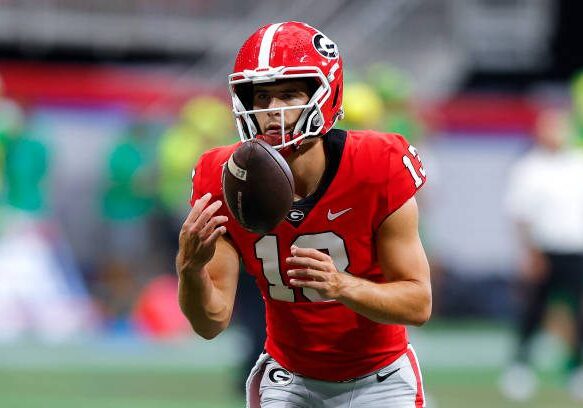 ATLANTA, GA - SEPTEMBER 03: Stetson Bennett #13 of the Georgia Bulldogs warms up prior to the game against the Oregon Ducks at Mercedes-Benz Stadium on September 3, 2022 in Atlanta, Georgia. (Photo by Todd Kirkland/Getty Images)