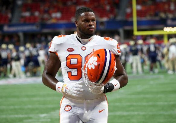 ATLANTA, GA - SEPTEMBER 05: Clemson Tigers defensive end Myles Murphy (98) warms up for the game between the Clemson Tigers and the Georgia Tech Yellow Jackets on September 5, 2022 at Mercedes-Benz Stadium in Atlanta, Georgia. (Photo by Michael Wade/Icon Sportswire via Getty Images)