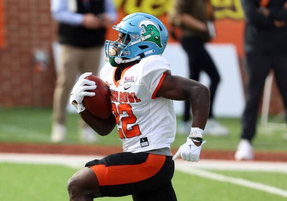 MOBILE, AL - FEBRUARY 01: American running back Tyjae Spears of Tulane (22) during the Reese's Senior Bowl American team practice session on February 1, 2023 at Hancock Whitney Stadium in Mobile, Alabama.  (Photo by Michael Wade/Icon Sportswire via Getty Images)