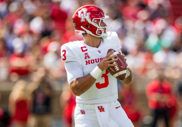 LUBBOCK, TEXAS - SEPTEMBER 10: Quarterback Clayton Tune #3 of the Houston Cougars looks to pass during the first half of the game against the Texas Tech Red Raiders at Jones AT&amp;T Stadium on September 10, 2022 in Lubbock, Texas. (Photo by John E. Moore III/Getty Images)