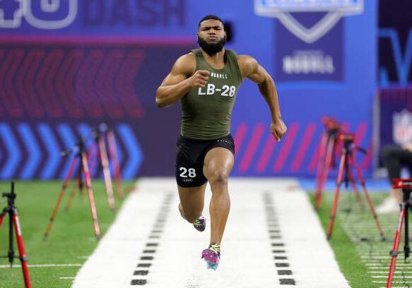 INDIANAPOLIS, INDIANA - MARCH 02: Linebacker Trenton Simpson of Clemson participates in the 40-yard dash during the NFL Combine at Lucas Oil Stadium on March 02, 2023 in Indianapolis, Indiana. (Photo by Stacy Revere/Getty Images)