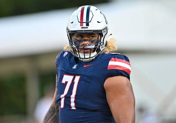 STARKVILLE, MS - SEPTEMBER 09: Arizona offensive lineman Jonah Savaiinaea (71) during the college football game between the Arizona Wildcats and the Mississippi State Bulldogs on September 09, 2023 at Davis Wade Stadium in Starkville, MS. (Photo by Kevin Langley/Icon Sportswire via Getty Images)