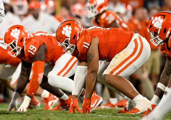 gettyimages-1688948890-612x612 CLEMSON, SOUTH CAROLINA - SEPTEMBER 16: Peter Woods #11 of the Clemson Tigers lines up for the snap by Florida Atlantic Owls in the third quarter at Memorial Stadium on September 16, 2023 in Clemson, South Carolina. (Photo by Eakin Howard/Getty Images)