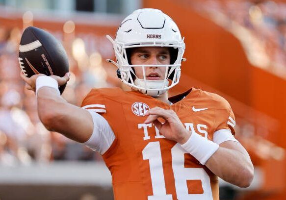 gettyimages-2173613035-612x612 AUSTIN, TEXAS - SEPTEMBER 21: Arch Manning #16 of the Texas Longhorns warms up before the game against the Louisiana Monroe Warhawks at Darrell K Royal-Texas Memorial Stadium on September 21, 2024 in Austin, Texas. (Photo by Tim Warner/Getty Images)