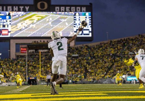 gettyimages-2176849492-612x612 EUGENE, OREGON - OCTOBER 4: Quarterback Aidan Chiles #2 of the Michigan State Spartan passes the ball during the first quarter against the Oregon Ducks at Autzen Stadium on October 4, 2024 in Eugene, Oregon. (Photo by Tom Hauck/Getty Images)