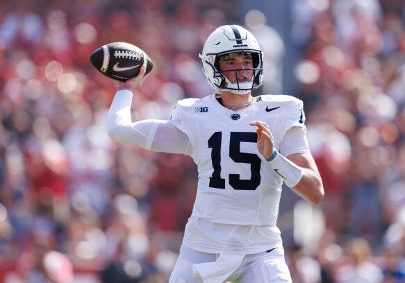 gettyimages-2177412601-612x612 LOS ANGELES, CALIFORNIA - OCTOBER 12: Drew Allar #15 of the Penn State Nittany Lions throws during the first half of a game against the USC Trojans at United Airlines Field at the Los Angeles Memorial Coliseum on October 12, 2024 in Los Angeles, California. (Photo by Ric Tapia/Getty Images)