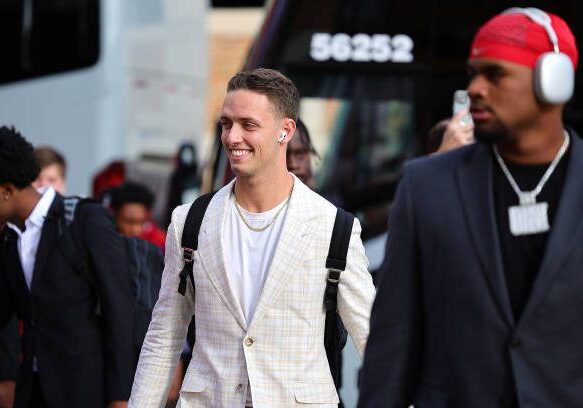 AUSTIN, TEXAS - OCTOBER 19: Carson Beck #15 of the Georgia Bulldogs arrives prior to a game against the Texas Longhorns at Darrell K Royal-Texas Memorial Stadium on October 19, 2024 in Austin, Texas. (Photo by Alex Slitz/Getty Images)