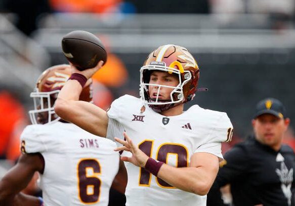 gettyimages-2183641636-612x612 STILLWATER, OK - NOVEMBER 2: Quarterback Sam Leavitt #10 of the Arizona State Sun Devils throws before a game against the Oklahoma State Cowboys at Boone Pickens Stadium on November 2, 2024 in Stillwater, Oklahoma. Arizona State won 42-21. (Photo by Brian Bahr/Getty Images)