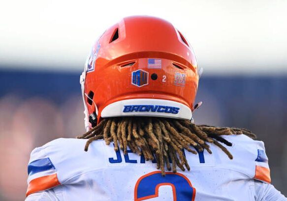 SAN JOSE, CALIFORNIA - NOVEMBER 16: Ashton Jeanty #2 of the Boise State Broncos warms up before their game against the San Jose State Spartans at CEFCU Stadium on November 16, 2024 in San Jose, California.  (Photo by Eakin Howard/Getty Images)