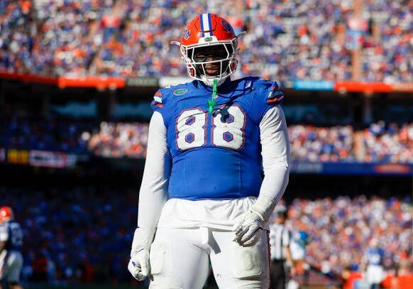 gettyimages-2185626852-612x612 GAINESVILLE, FL - NOVEMBER 23: Florida Gators defensive lineman Caleb Banks (88) reacts after a play during the game between the Florida Gators and the Mississippi Rebels on November 23, 2024 at Ben Hill Griffin Stadium at Florida Field in Gainesville, Fl. (Photo by David Rosenblum/Icon Sportswire via Getty Images)