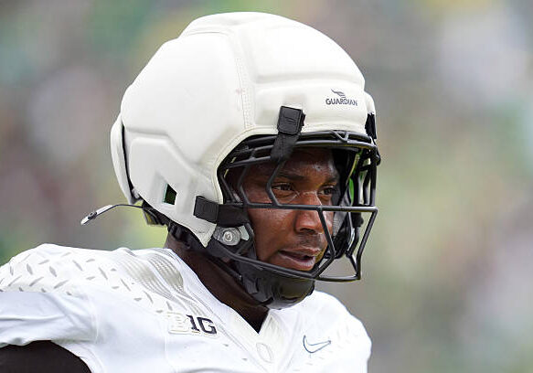 gettyimages-2212173282-612x612 EUGENE, OREGON - APRIL 26: Isaiah World #76 of the Oregon Ducks looks on during the Oregon spring game at Autzen Stadium on April 26, 2025 in Eugene, Oregon. (Photo by Soobum Im/Getty Images)