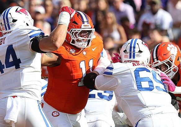 CLEMSON, SC - OCTOBER 18: Clemson Tigers defensive lineman Peter Woods (11) during a college football game between the SMU Mustangs and the Clemson Tigers on October 18, 2025 at Memorial Stadium in Clemson, S.C. (Photo by John Byrum/Icon Sportswire via Getty Images)